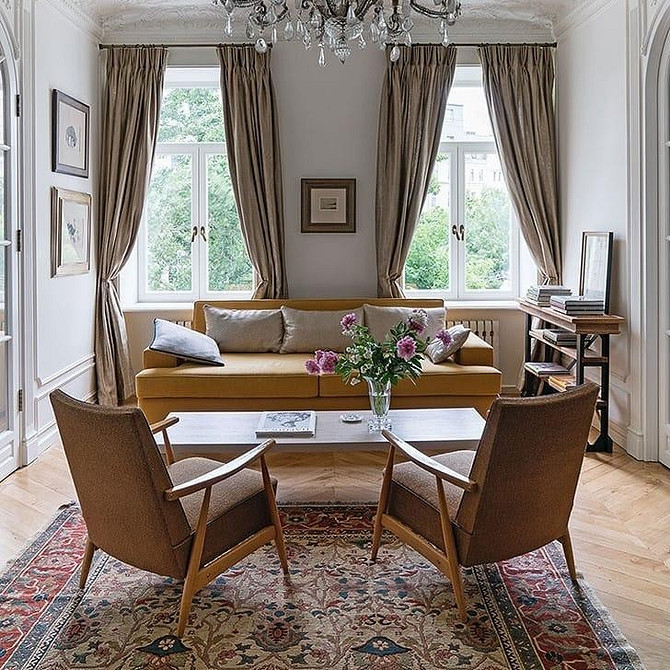 Реставрація ліжка: відновлення дерев'яного каркасу у 2026 році, новий лак.