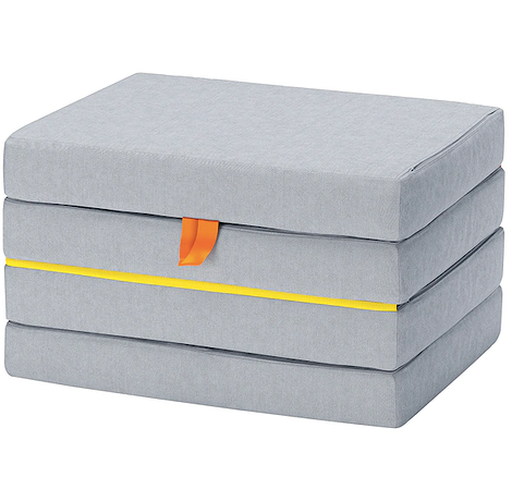 Компактний обідній стіл IKEA: ідеальний для невеликої кухні або вітальні, економія місця.