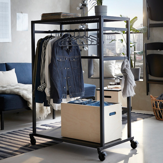 Мобільні предмети інтер'єру IKEA надихають на перестановки та оновлення мінімалістичного дизайну.