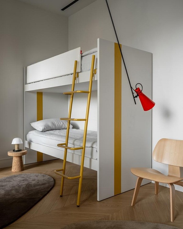 Білі меблі в спальні: ідеї для створення затишного та стильного інтер'єру з кольором