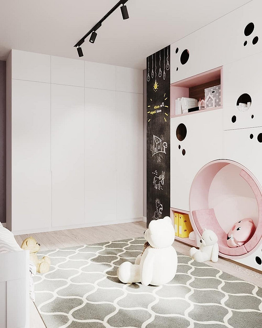 Дизайн спальні з білими меблями: акцент на дерев'яних елементах та природних кольорах.