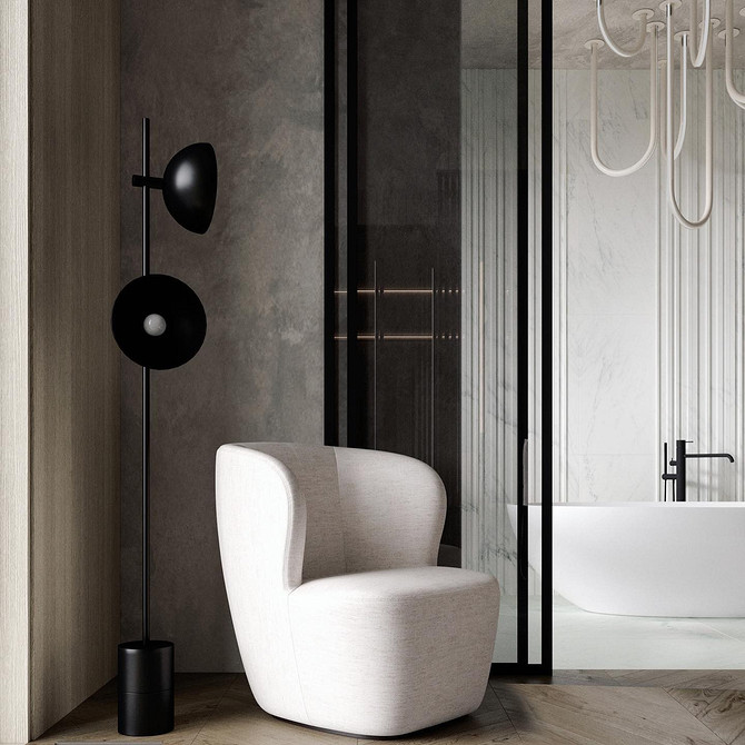 Білі меблі у вітальні з яскравими акцентами створюють затишну атмосферу.