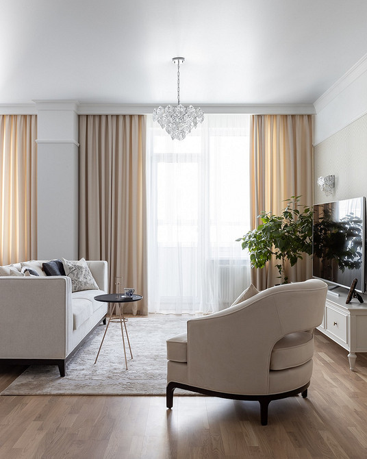 Стиль і декор дивану Білий диван з декоративними подушками та пледом: стиль та дизайн 2026.