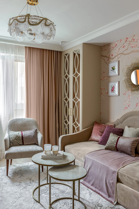 Сучасна вітальня з мінімалістичним бежевим диваном та темними акцентами у 2026