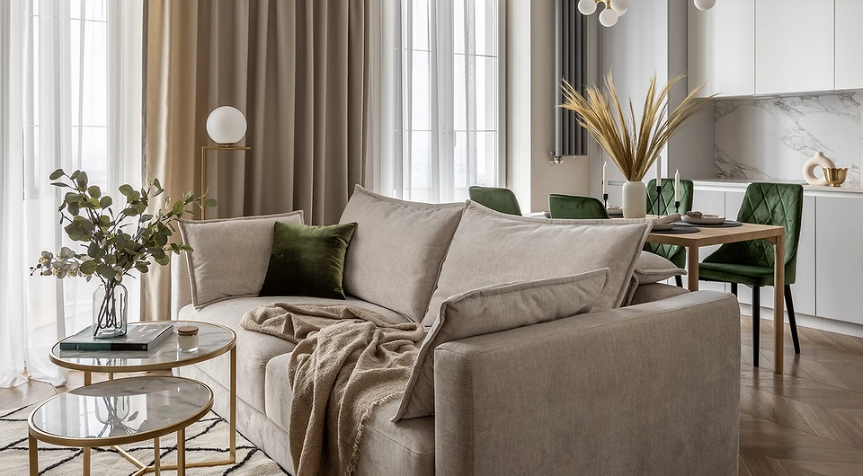 Бежевий шкіряний диван Сучасний бежевий шкіряний диван як центральний елемент гармонійного дизайну інтер'єру 2026 року.