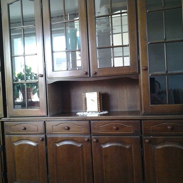 Сучасний інтер'єр з елементами реставрованої старої стінки: ідеї декорування, фото до і після