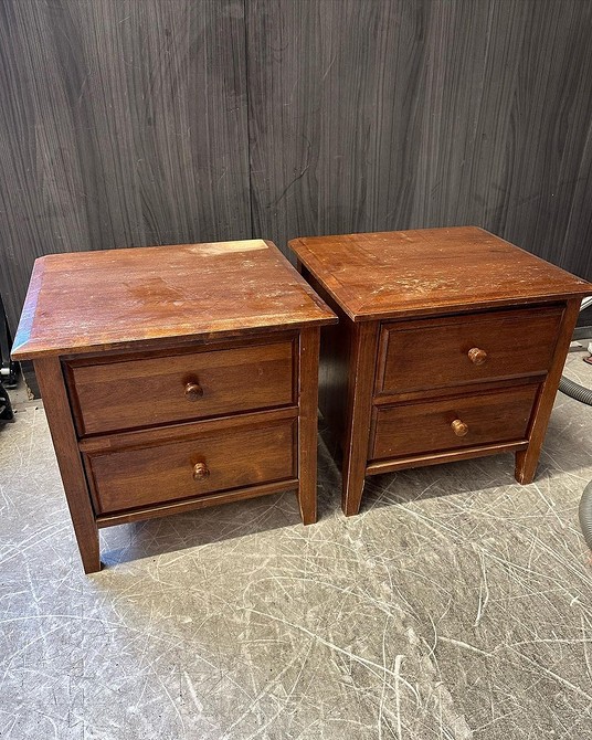 Приклад переробки старих тумбочок: створення унікального дизайну DIY. Натхнення для дому.