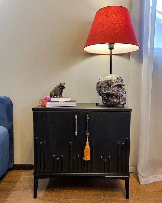 Ефектна переробка тумбочки: додавання нового стилю, кольору та функціональності своїми руками.