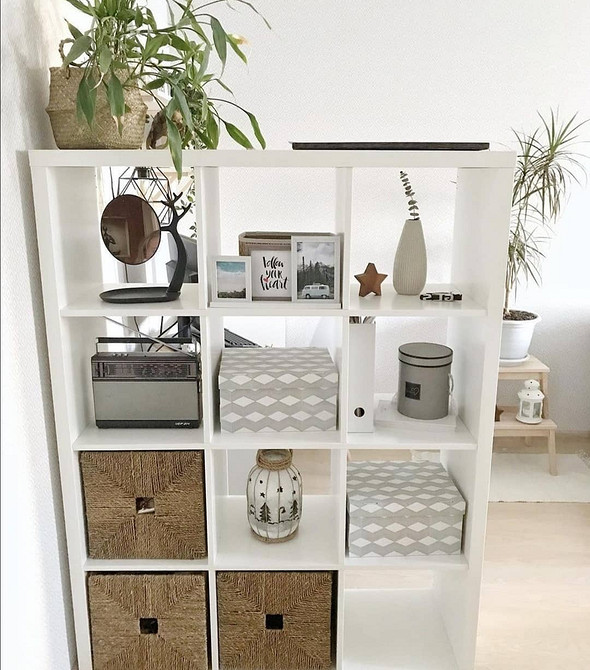 Ідеї для переробки стелажа Каллакс: створення стильного журнального столика