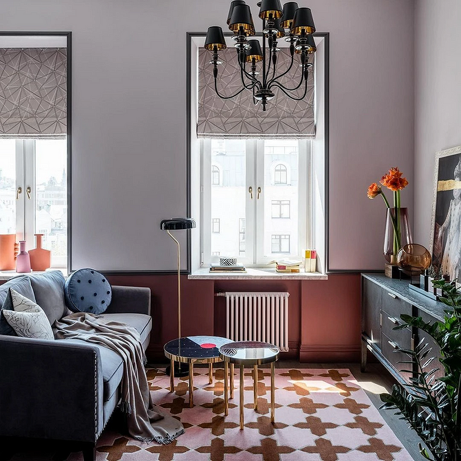 Дизайн маленької квартири: багатофункціональні меблі та світлі кольори для візуального збільшення простору.