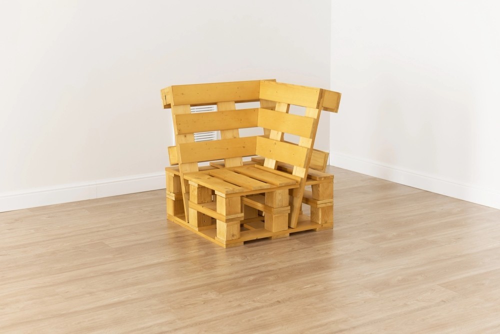 Сучасний диван з піддонів: проекти DIY для вашого дому та саду