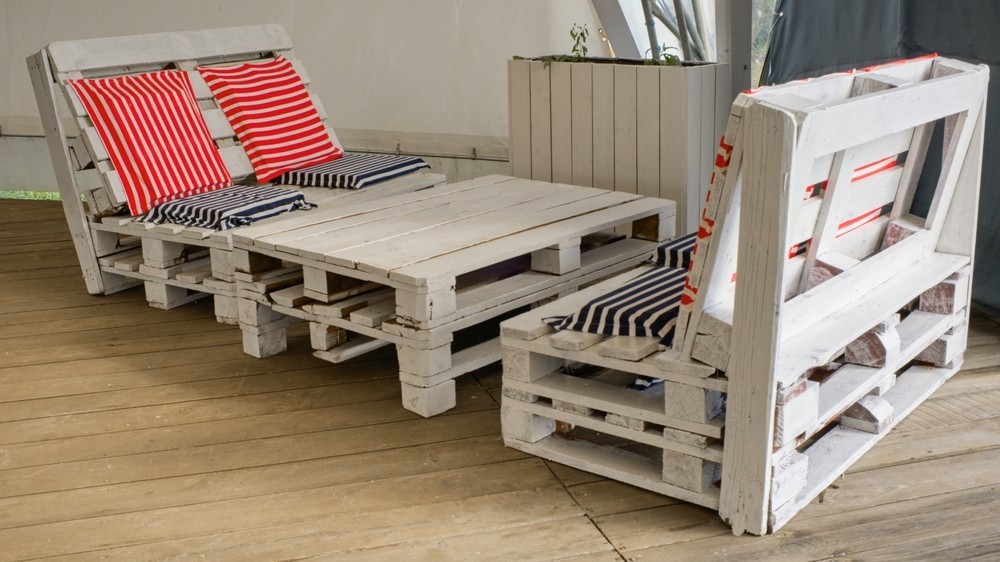 Стильний диван з піддонів своїми руками: натхнення для вашого інтер'єру.