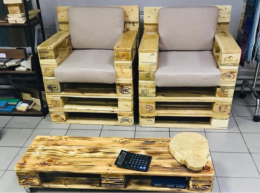 Унікальний диван з піддонів своїми руками: додайте індивідуальності своєму простору