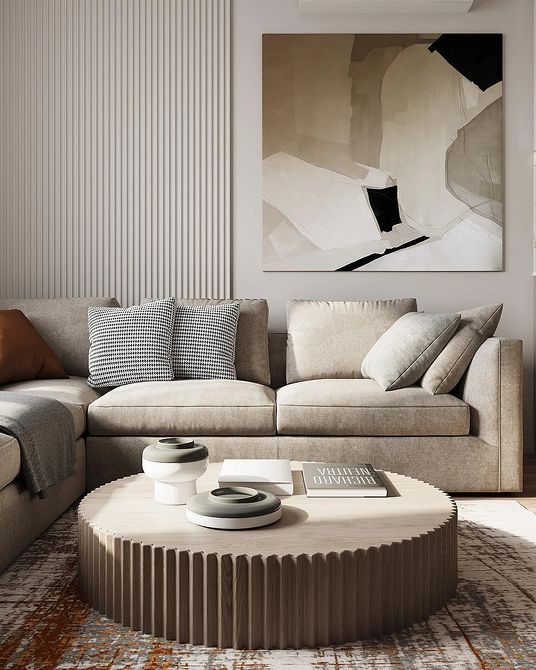 Акцентний монохромний диван привертає увагу у вітальні, додаючи стилю інтер'єру.