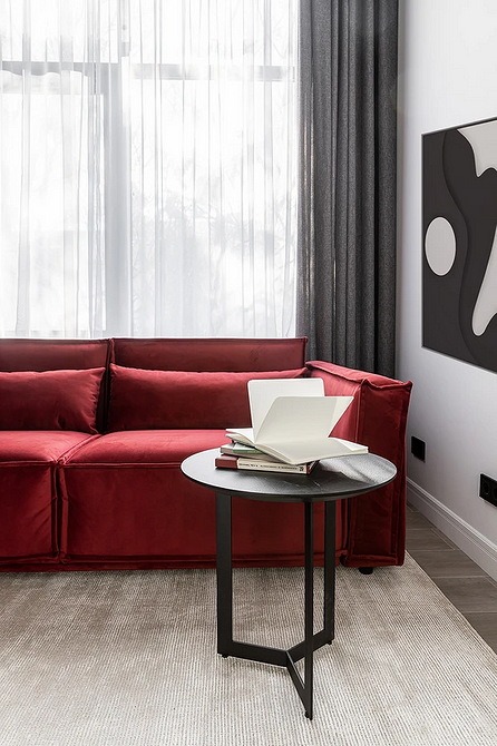 Текстиль для дивана Темний диван з текстильною оббивкою: практичний та стильний вибір для щоденного використання