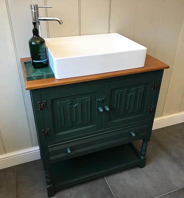 Переробка старої тумбочки: ефектний результат реставрації та оновлення інтер'єру.