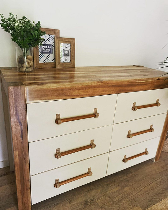 Переробка крісла: реставрація меблів, оновлення дизайну інтер'єру вітальні.