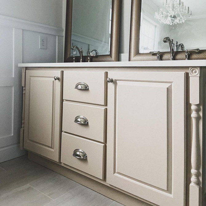 Оновлення старої тумбочки: приклад декорування та фарбування меблів для сучасного інтер'єру.