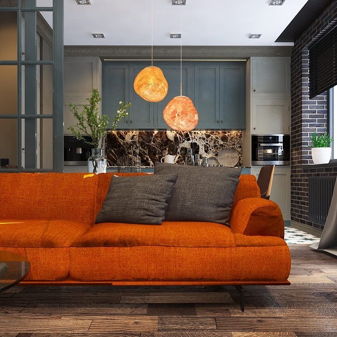 Затишок яскравих кольорів Елегантний яскравий диван у просторій вітальні, що створює затишну атмосферу.