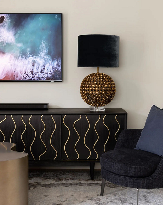 Меблі з червоного дерева для маленької квартири: рішення для 2026 року