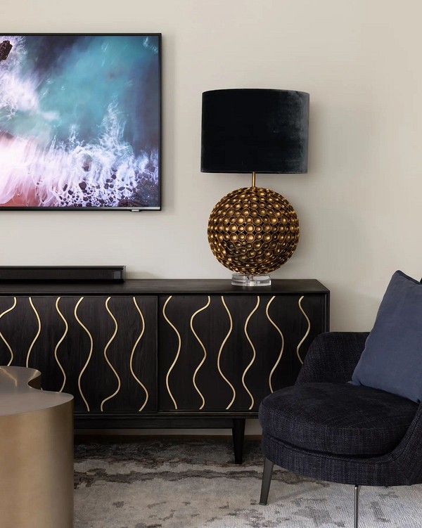 Сучасний інтер'єр з меблями з дерева та акцентом на еко матеріали 2026 року.