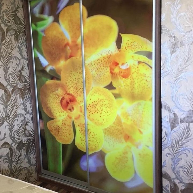 Застаріла модель шафи в інтер'єрі – антитренди дизайну 2026 року.