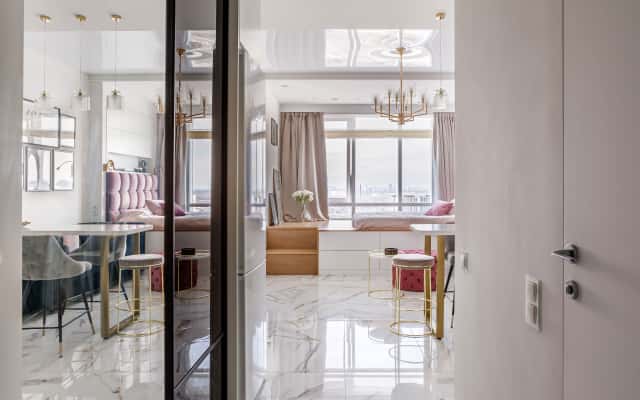 Сучасний дизайн інтер'єру квартири 32 м² з продуманим освітленням та зонуванням.