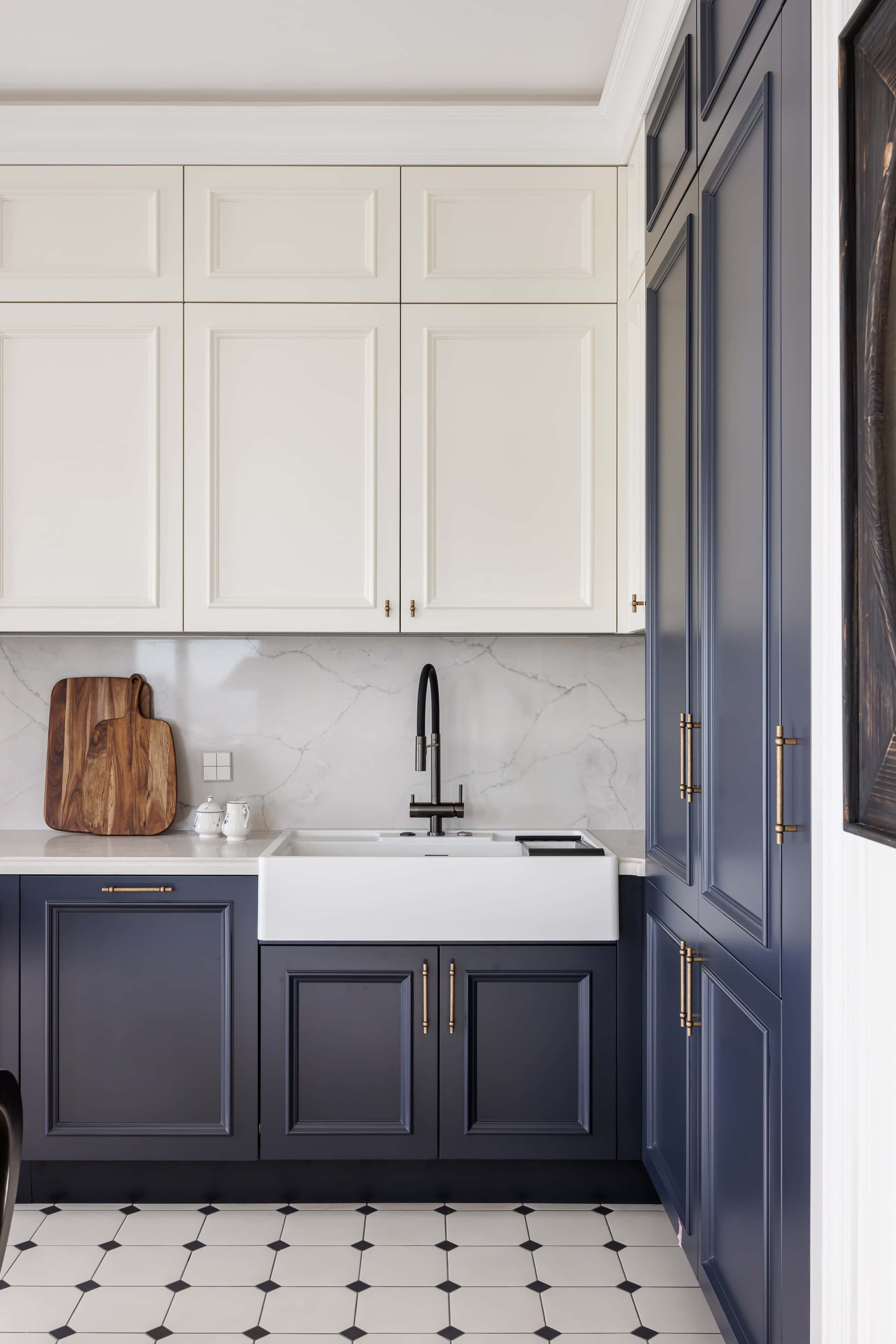 Дизайн вітальні з каміном: кошторис ремонту квартири, сучасний інтер'єр.