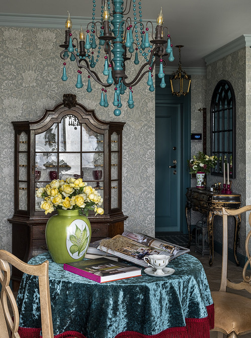 Вінтажні меблі в поєднанні з сучасними елементами декору: еклектичний стиль 2026.