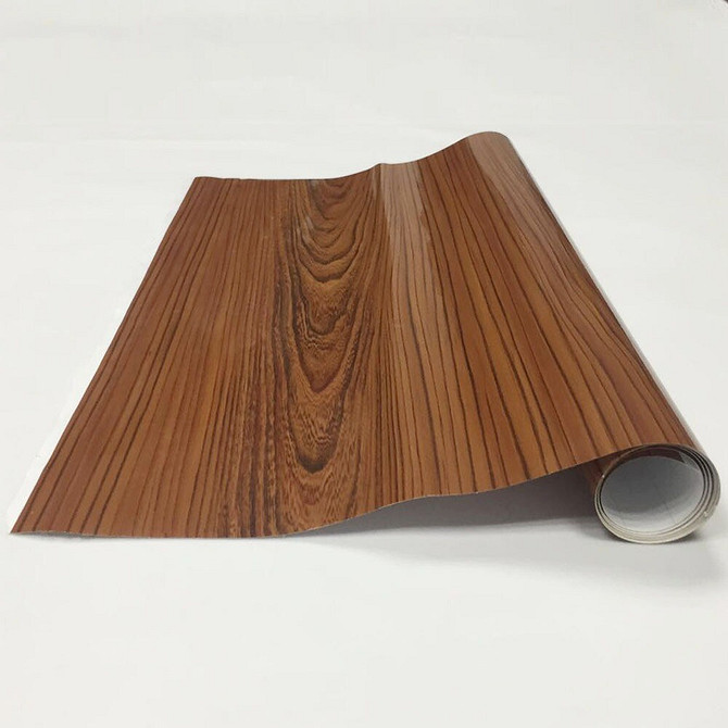 Дизайн кухні 2026: оновлені фасади з використанням молдингів та нової фурнітури для ефектного вигляду.