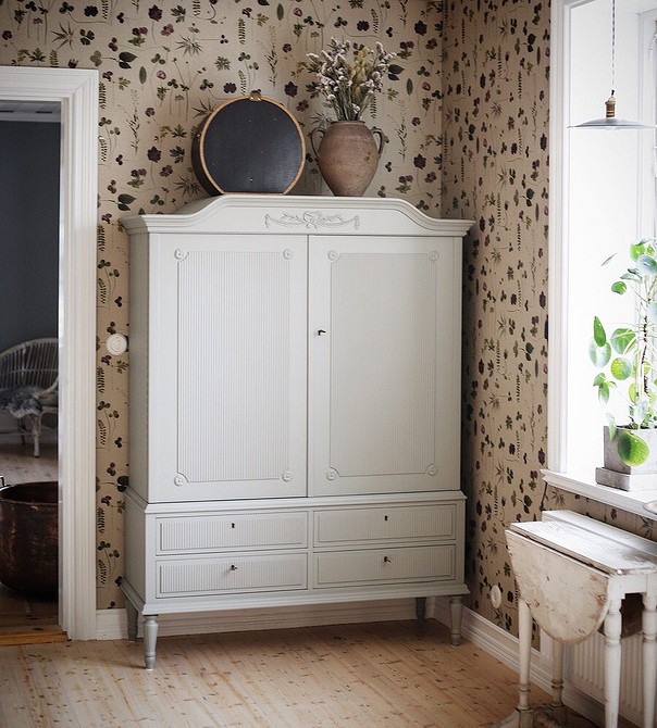 Ідеї декору Оновлений старий шафа: варіанти декорування та ідеї для реставрації меблів
