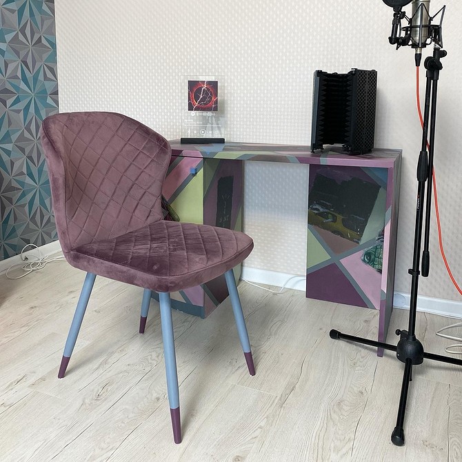 Відновлення старого стільця: заміна пошкоджених елементів та відновлення міцності конструкції.