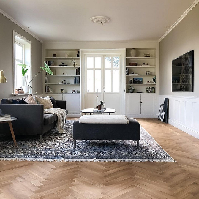 Ідеальне колірне поєднання дивана та стін для сучасного дизайну вітальні