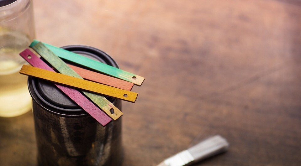 Фарбування ДСП вдома Фарбування ДСП вдома: покрокова інструкція з підготовки та фарбування меблів акриловою фарбою.