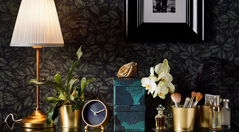 Оновлений столик ІКЕА своїми руками: глянцевий ефект для сучасного інтер'єру, 2026