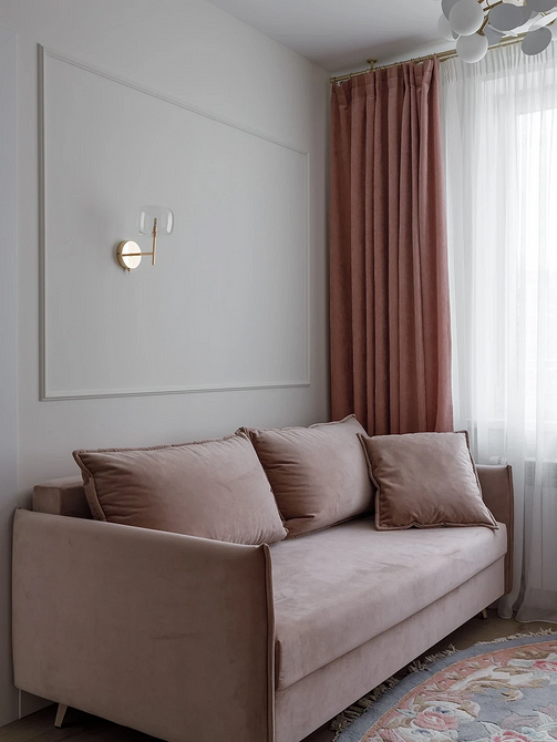 Комфортна кухня-вітальня: розстановка меблів для відпочинку та приготування їжі.