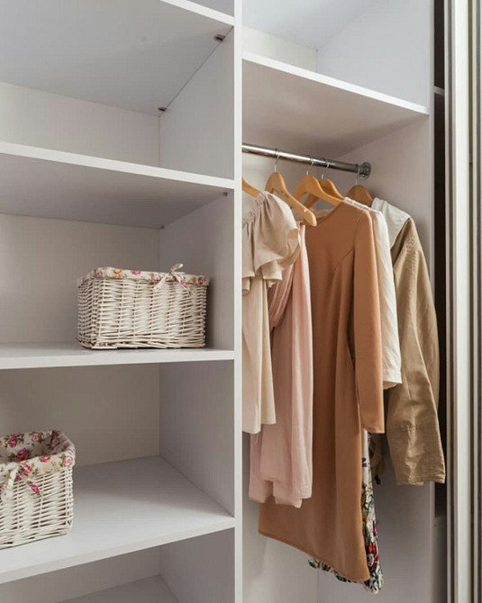 Кутова шафа: сучасний дизайн Сучасна спальня з кутовою шафою-купе: ефективне використання кутів, дизайн 2026.