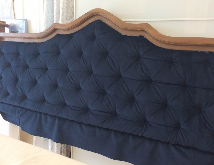 Узголів'я в стилі лофт Стильне узголів'я ліжка своїми руками в стилі лофт з дерев'яних палет.