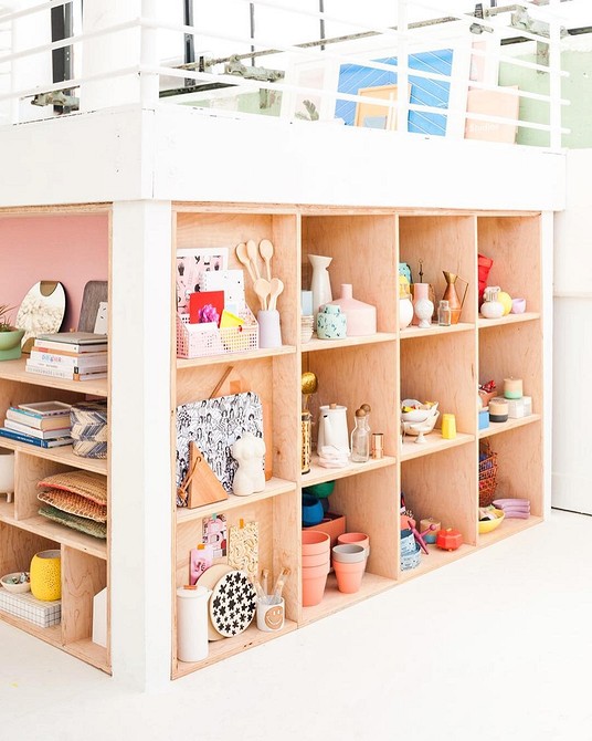 Дизайнерська фанерна полиця для книг та декору: стильний акцент у 2026.