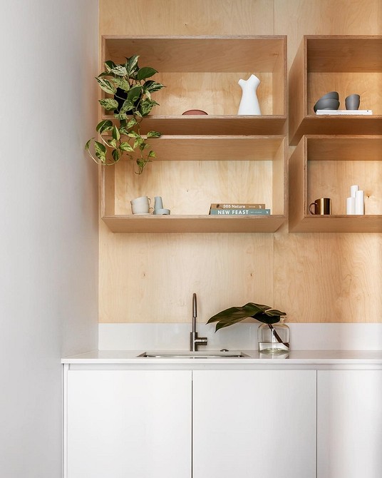 Креативні полиці з фанери: унікальний дизайн інтер'єру для дому у 2026.