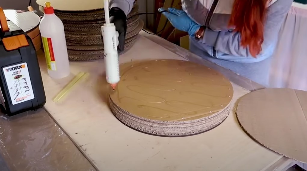 Стильний пуфік з старих коробок: майстер-клас для вашого інтер'єру.