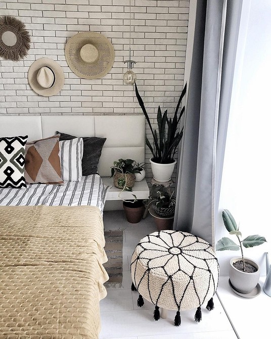 Майстер-клас: пуфік своїми руками з старих коробок – стильний та практичний