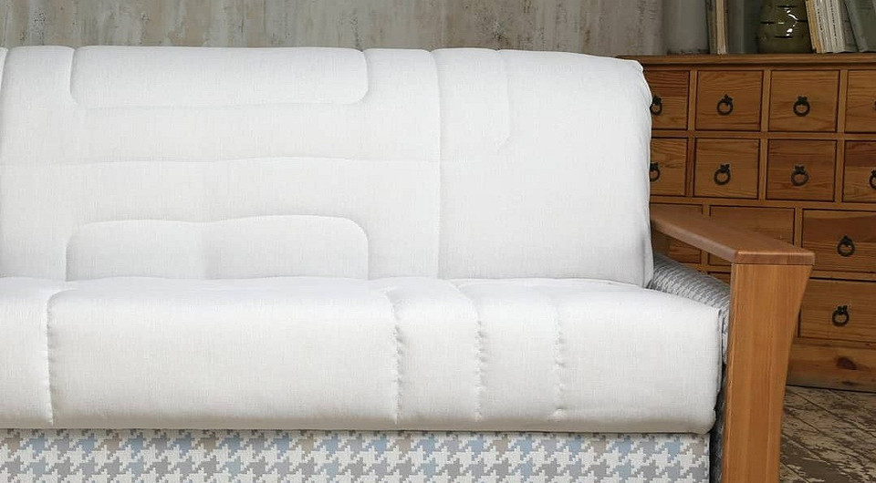 Розкладений диван акордеон з ортопедичним матрацом для здорового сну в 2026.