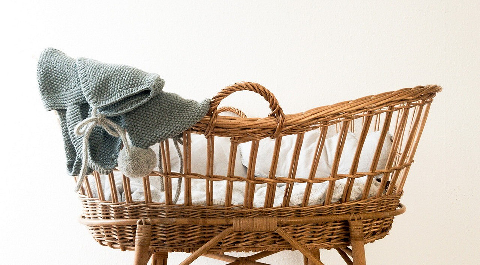 Огляд дитячих ліжечок: як обрати ідеальне ліжечко для новонародженого. Комфорт та безпека малюка.