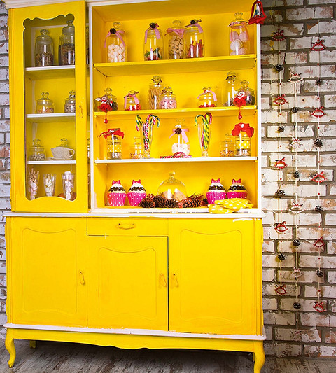 Вибір домашніх меблів: поради дизайнера щодо оцінки якості матеріалів та фурнітури.