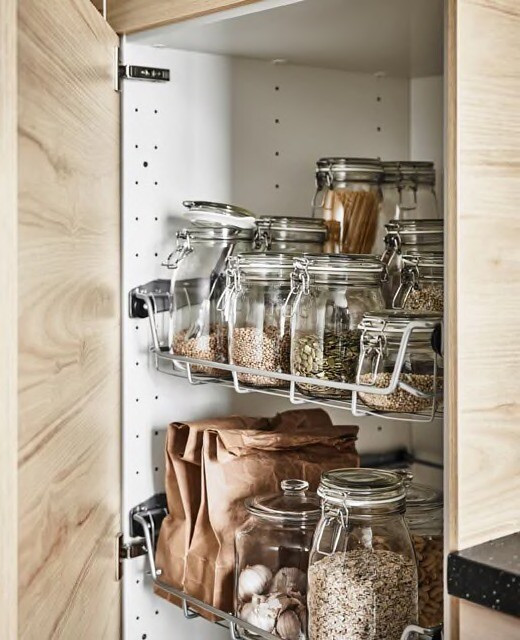 Ергономічні ящики з роздільниками для кухонних інструментів: кожна річ на своєму місці.