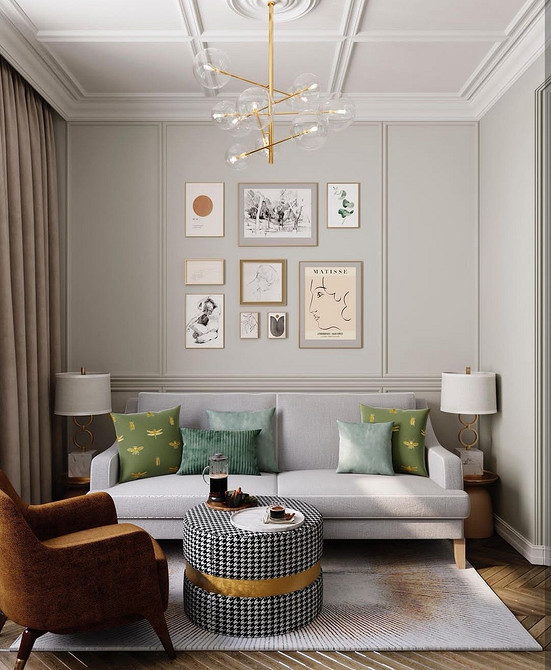 Яскравий маленький диван на ніжках в сучасному інтер'єрі, акцентний елемент дизайну.