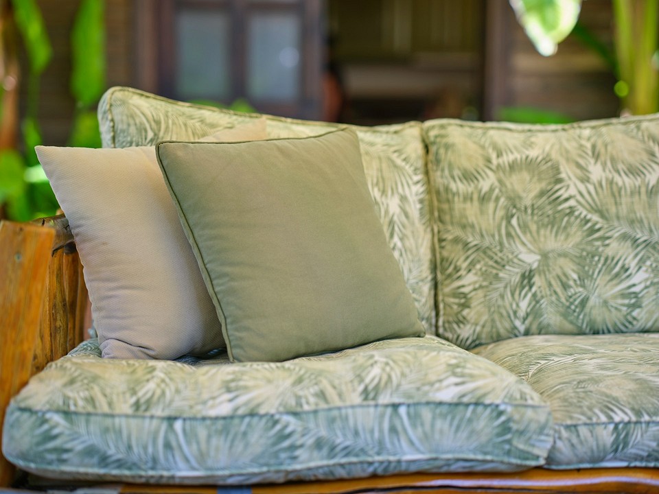 Тканина: стиль та практичність Популярні матеріали для оббивки диванів: огляд тканин, практичність та стиль