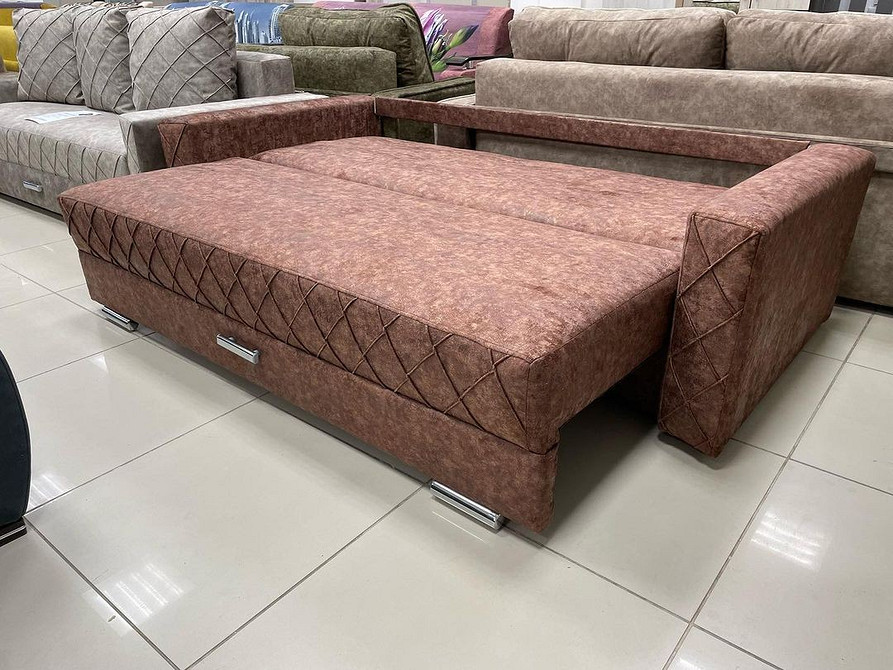 Як перевірити якість дивана перед покупкою: огляд каркасу, оббивки та фурнітури в магазині.