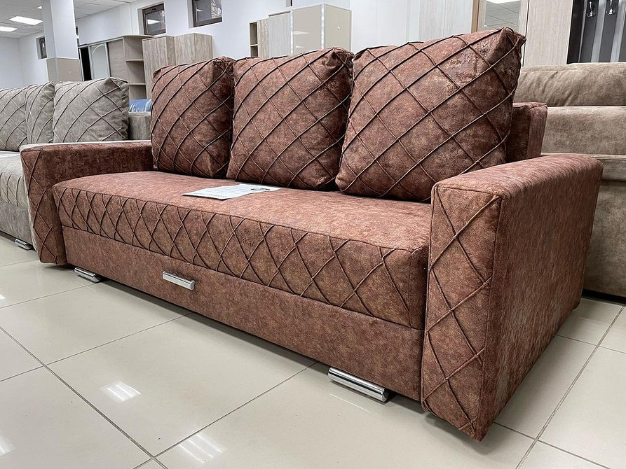 Дизайн дивана та його вплив на інтер'єр: кольори, форми та розміри, їх поєднання.